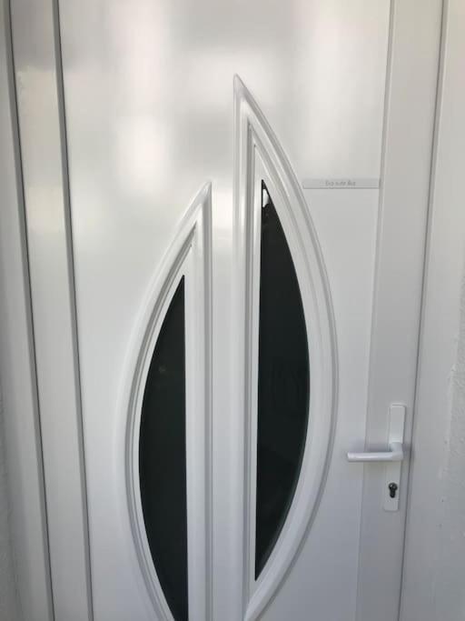 Near Park Only 5 Minutes Walk , Where Find The World Famous Szechenyi Thermal Bath Spa, Capital Circus , Museums The Is Modern And Newly Renovated ,in A Quiet And Peaceful Oasis With Ac ,smart Tv, High Speed Internet Lejlighed Budapest