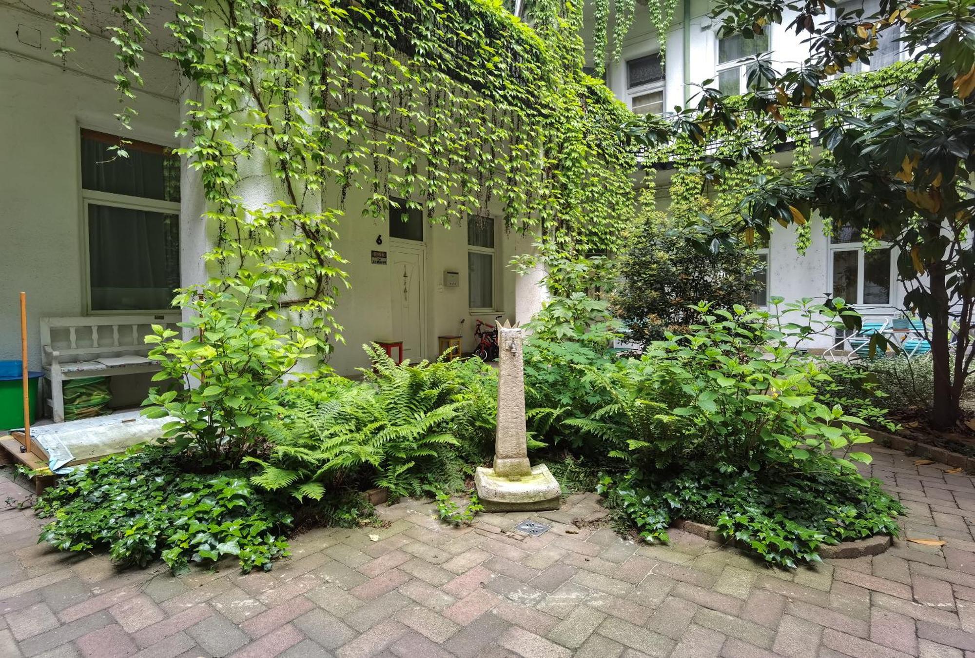 Near Park Only 5 Minutes Walk , Where Find The World Famous Szechenyi Thermal Bath Spa, Capital Circus , Museums The Is Modern And Newly Renovated ,in A Quiet And Peaceful Oasis With Ac ,smart Tv, High Speed Internet Apartamento Budapest